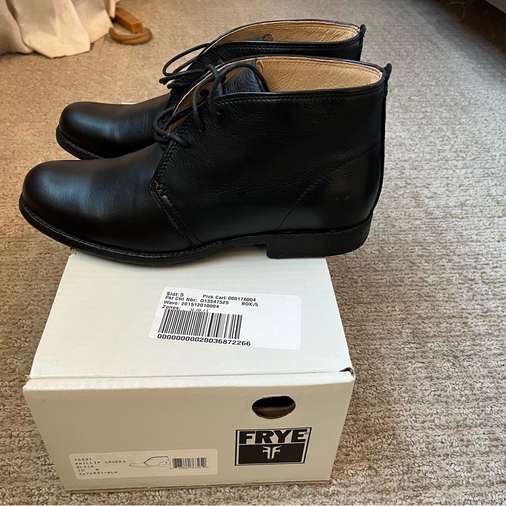 Frye Women’s Chukka Boot SZ 10